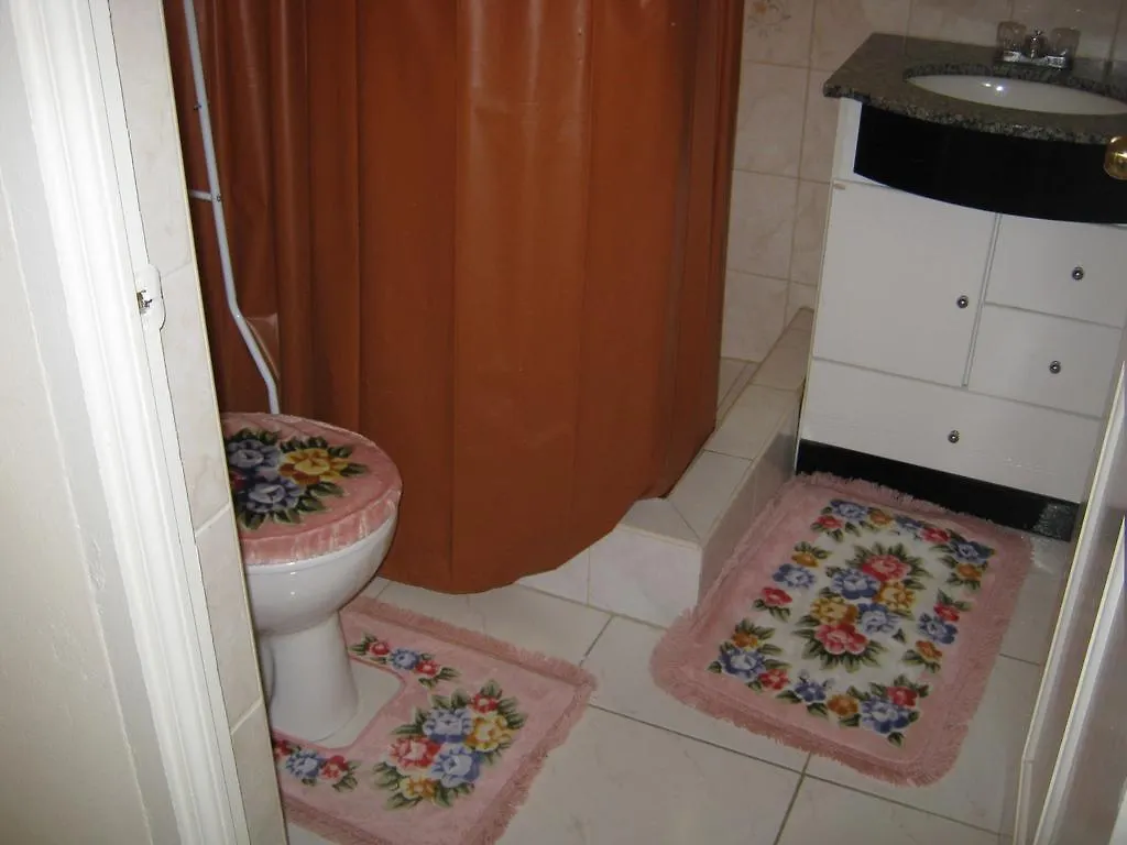 Evelyn'S Apartment Oistins Barbados