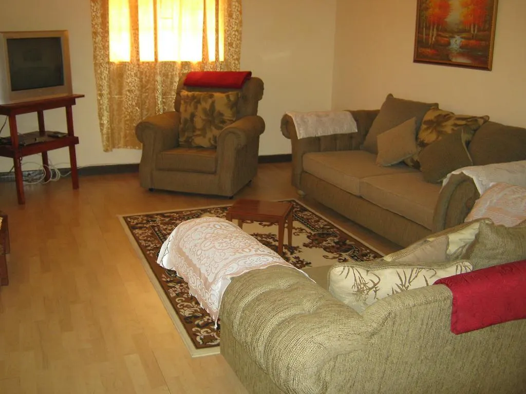 Oistins Evelyn'S Apartment